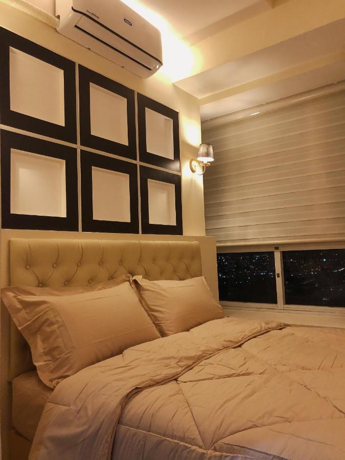 Hotel Ambiance, Spacious 2-Bedroom Condo in QC  Manila Esterno foto